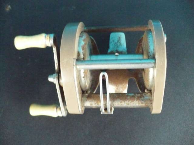 VINTAGE OCEAN CITY  1581 BAITCASTING FISHING REEL