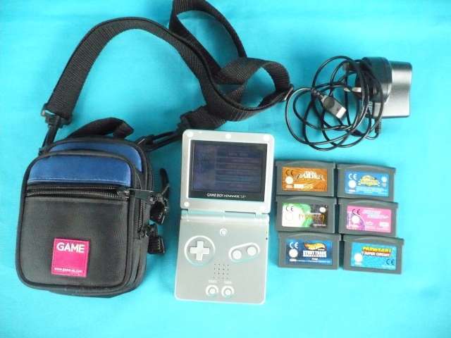 NINTENDO GAMEBOY ADVANCE SP SILVER
