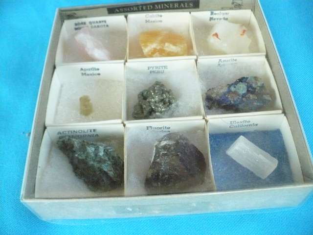 9 ASSORTED MINERAL SPECIMENS    ALL OVERSEAS
