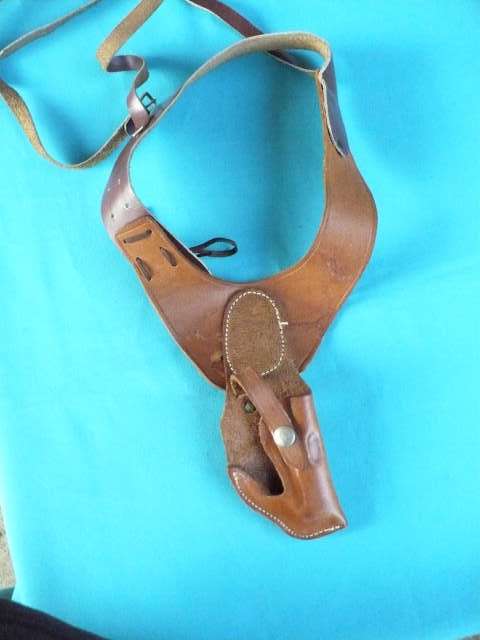 LEATHER SHOULDER HOLSTER