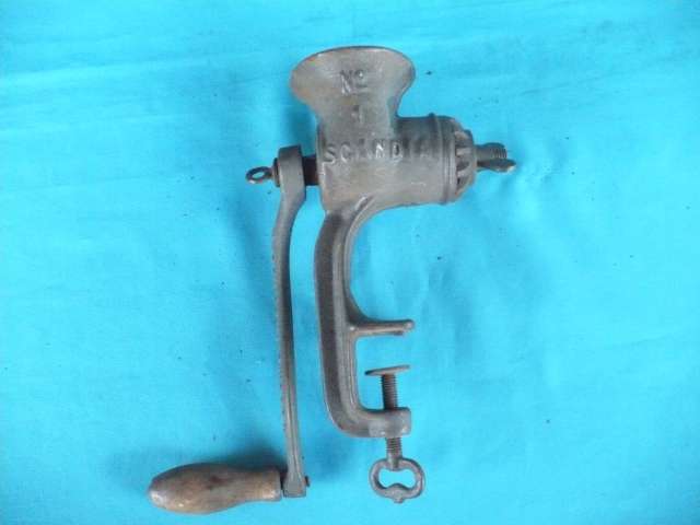 VINTAGE HUSQUVARNA  SCANDIA  No. 1   MINCER