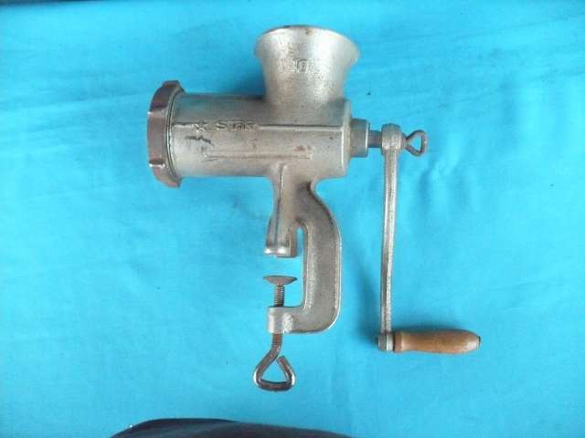 VINTAGE  STAR  No. 10   MINCER