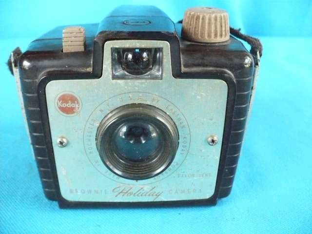 OLD KODAK  HOLIDAY BROWNIE CAMERA