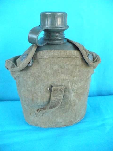SADF  WATER BOTTLE IN POUCH