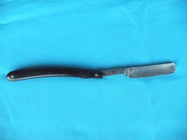 "BENGALL"  CUT THROAT RAZOR  BY  TR CADMAN  SON
