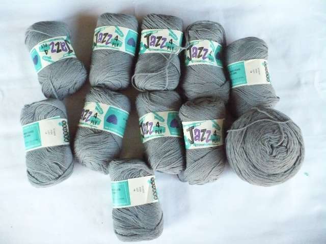 JAZZ  4 PLY   WOOL    350 gram    SHADE GRAY