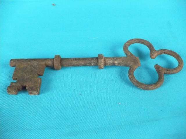 VINTAGE/ANTIQUE   KEY