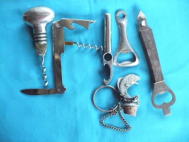5 OLD BOTTLE OPENERS /CORK SCREWS