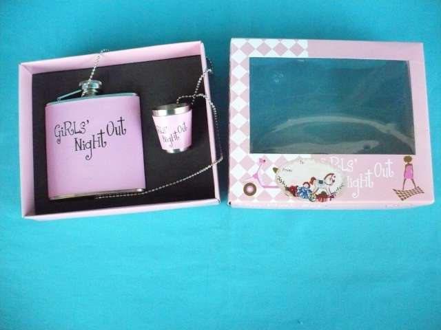 HIP FLASK  "GIRLS' NIGHT OUT"  PINK   BOXED
