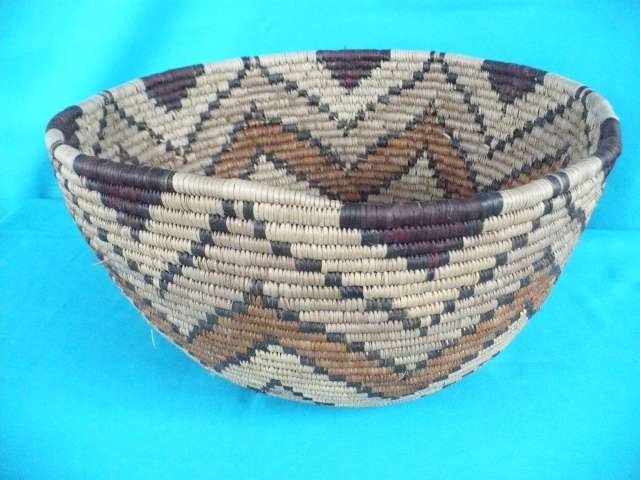 BEAUTIFUL WOVEN BASKET   BOWL STYLE