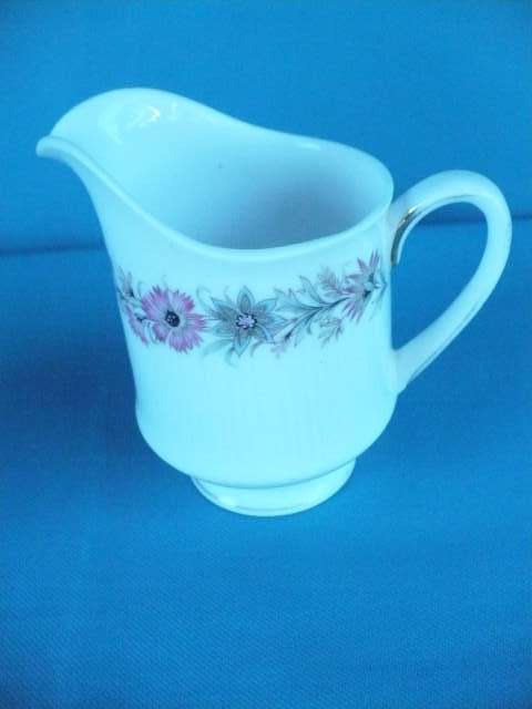 PARAGON  'BELINDA'   MILK JUG