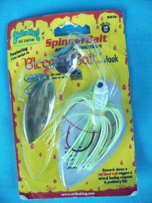 STRIKE KING BLEEDING BAIT WITH HOOK LURE