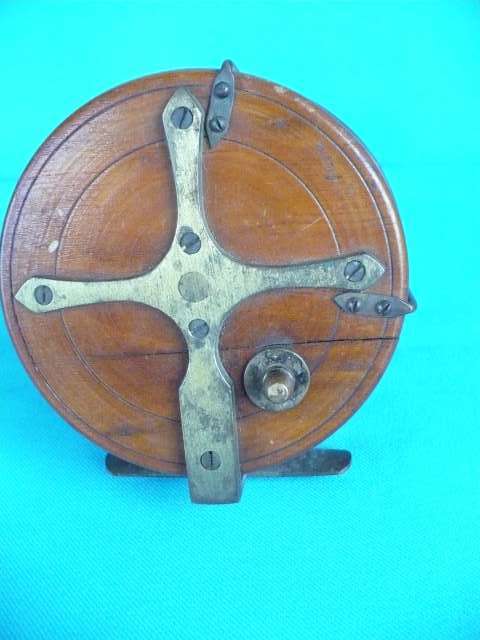 VINTAGE WOOD & BRASS STARBACK   FISHING REEL