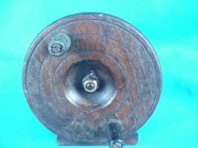 VINTAGE WOOD & BRASS  STRAPBACK  FLY FISHING REEL   90 MM