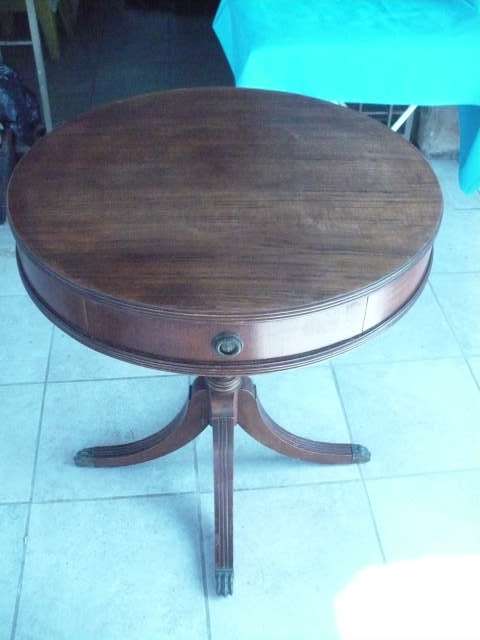 VINTAGE GRAND RAPIDS MAHOGANY ROUND DRUM TABLE