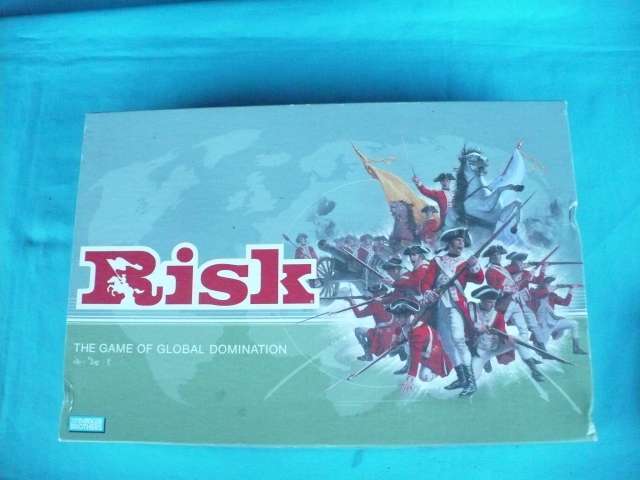 RISK  GLOBAL STRATEGY BOARD GAME