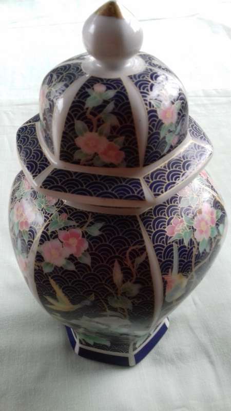 PRETTY  6 PANELLED  GINGER JAR