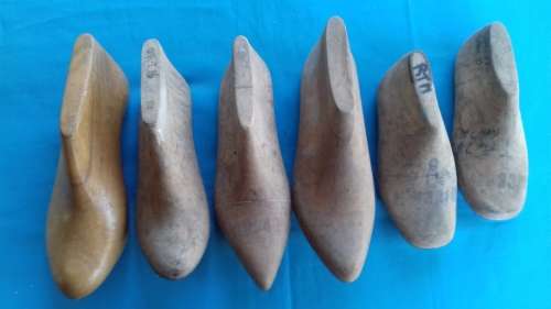 VINTAGE  6 ASSORTED SIZES  WOODEN SHOE MOULDS/LASTS