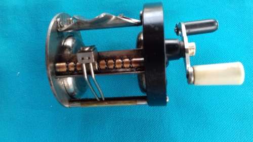 VINTAGE    TOURNAMENT WELLWORTH CASTING REEL
