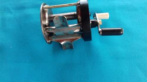 VINTAGE    TOURNAMENT WELLWORTH CASTING REEL