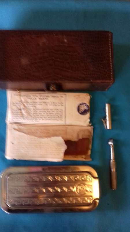 ROLLS RAZOR COMPLETE WITH STROP & HONE IN IMITATION CROCODILE SKIN BOX