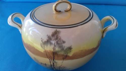 VINTAGE ROYAL DOULTON COACH SCENE SUGAR BOWL WITH LID