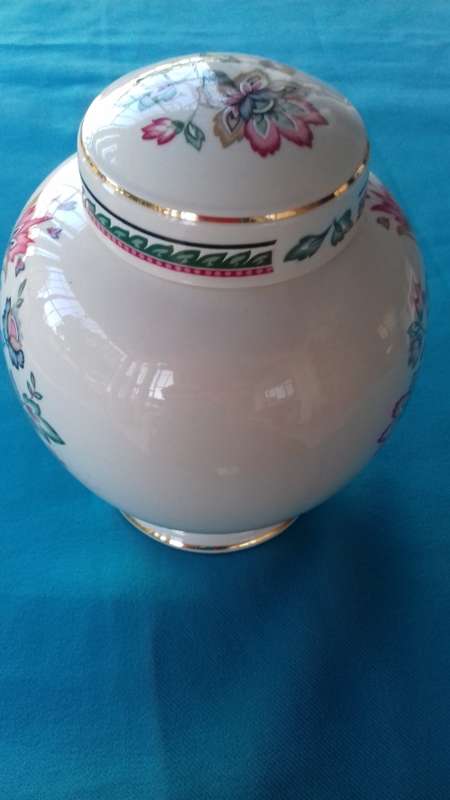 ROYAL WINTON    GINGER JAR
