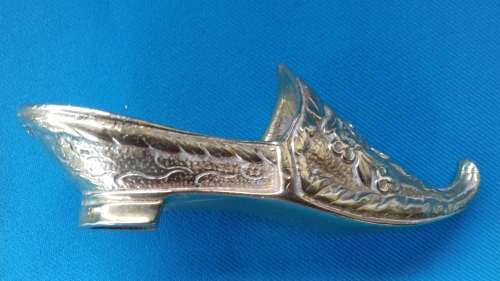 VINTAGE  SOLID BRASS  CHRISTMAS  SLIPPER   10.5 CM LONG