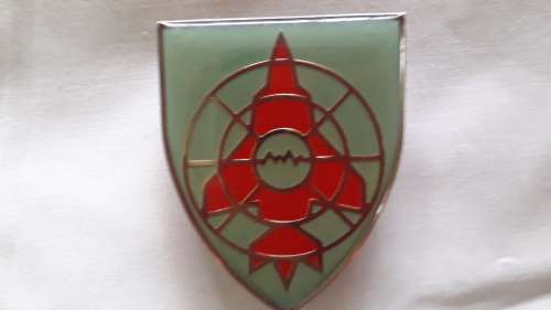 SADF    METAL   FLASH    "ANTI AIRCRAFT SCHOOL"   3 PINS