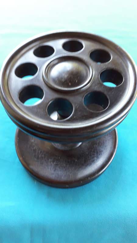 VINTAGE  WOODEN PIPE STAND   HOLDS   8