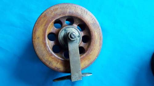 VINTAGE WOOD & BRASS FISHING REEL