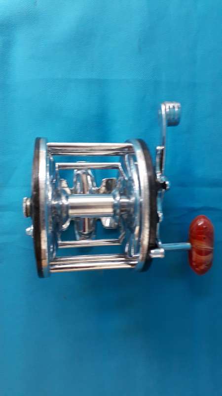 PENN LONG BEACH  No. 66 FISHING REEL