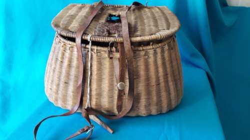 VINTAGE  FRENCH REED FISHING CREEL/BASKET