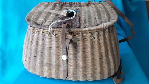 VINTAGE  FRENCH REED FISHING CREEL/BASKET