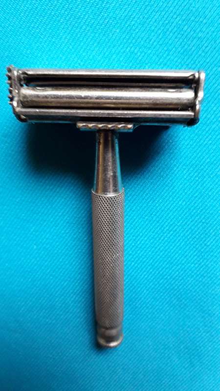 VINTAGE VALET SAFETY RAZOR