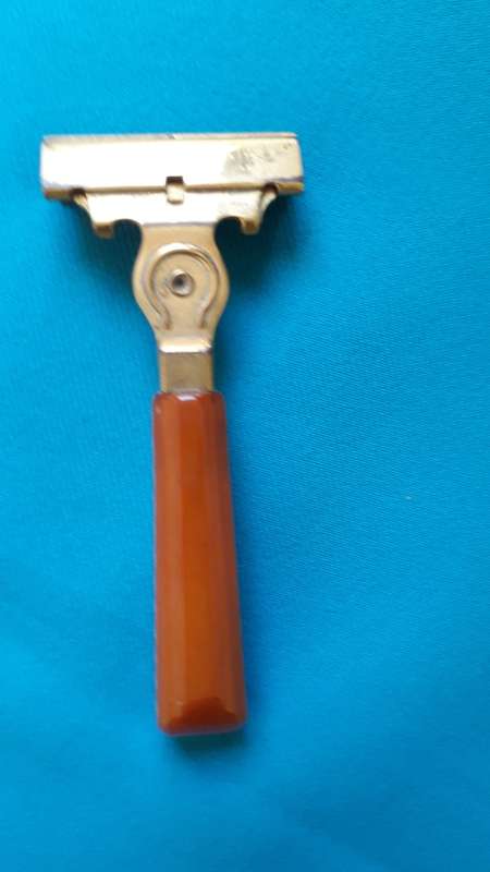 VINTAGE SCHICK INJECTOR RAZOR MADE IN CANADA