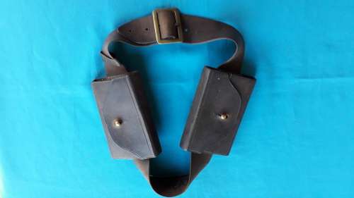 SOUTH AFRICAN POLICE VINTAGE LEATHER BELT WITH 2 AMMO POUCHES