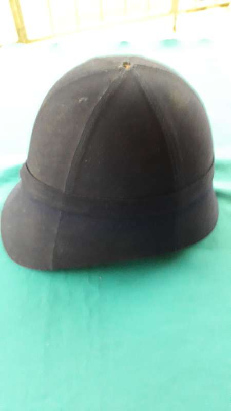 IMMATION PITH   (PLASTIC}HELMET