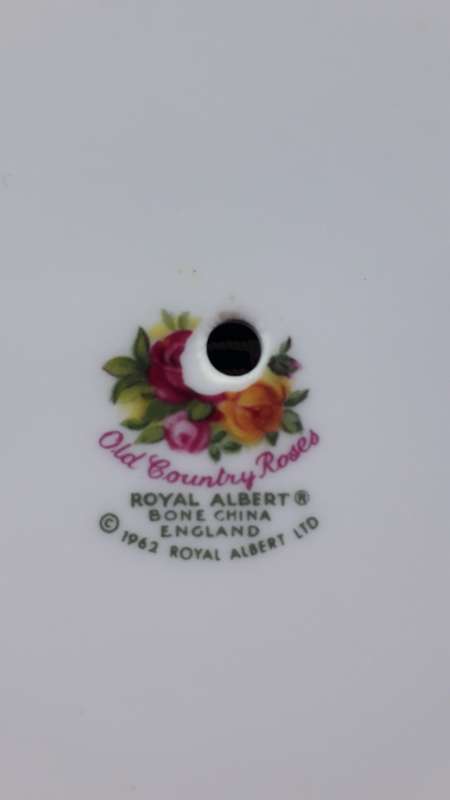 2 TIER ROYAL ALBERT "OLD COUNTRY ROSES" CAKE  STAND