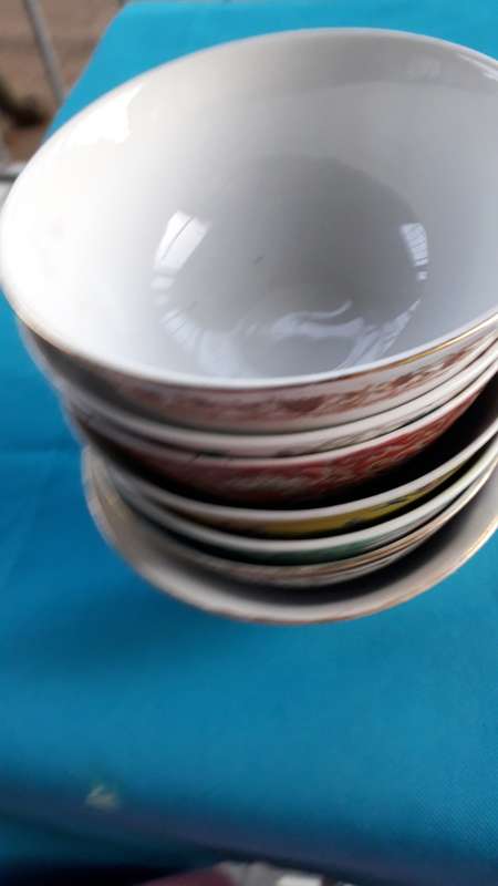 25 PIECES MIXED PATTERN CHINESE CROCKERY