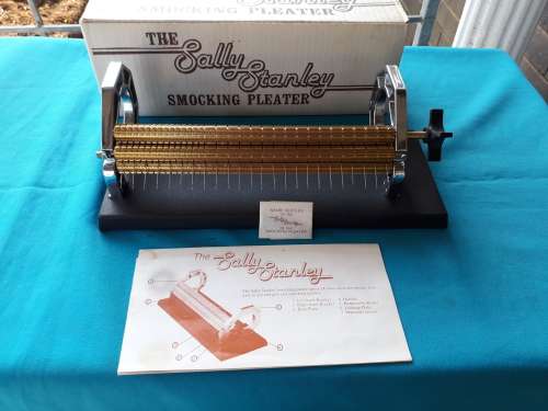 THE SALLY STANLEY SMOCKING PLEATER