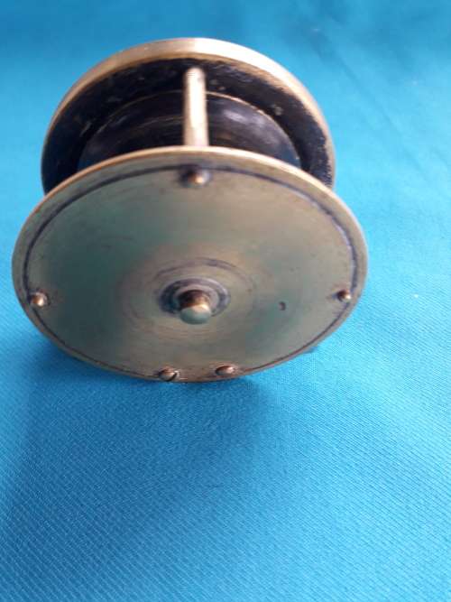 VINTAGE    BRASS FLY FISHING REEL   DIA  6.4 CM
