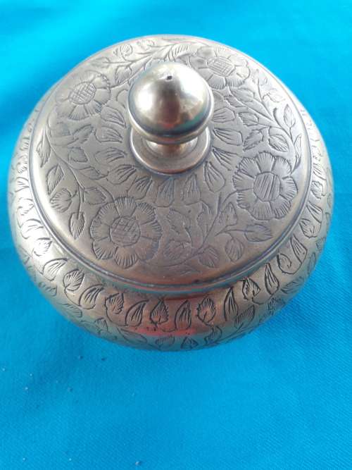 HEAVY BRASS TRINKET BOWL WITH LID