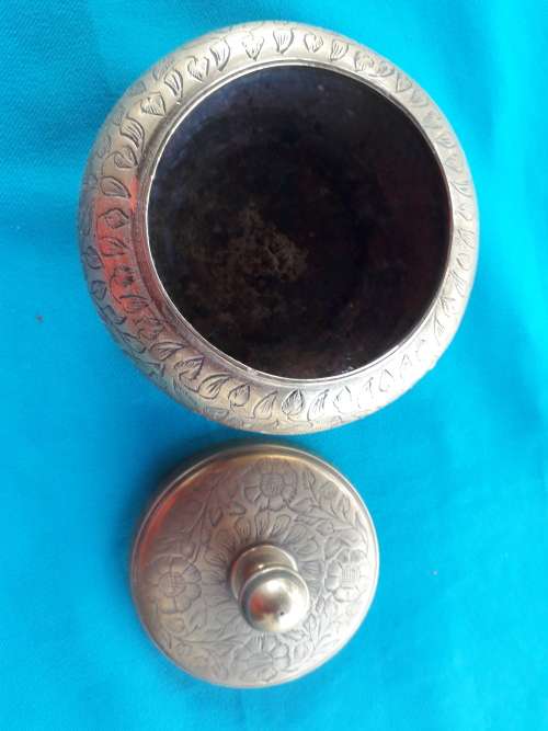 HEAVY BRASS TRINKET BOWL WITH LID
