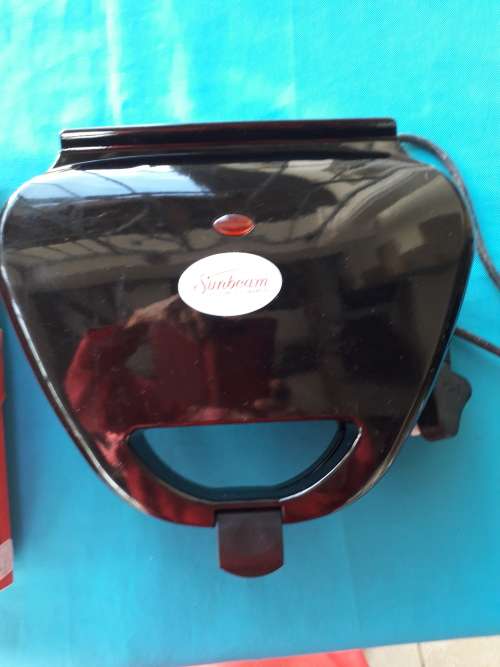 SUNBEAM DELUXE PIE MAKER