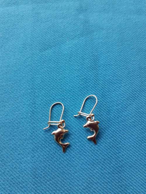 9 CT PAIR DOLPHIN DROP EARRINGS