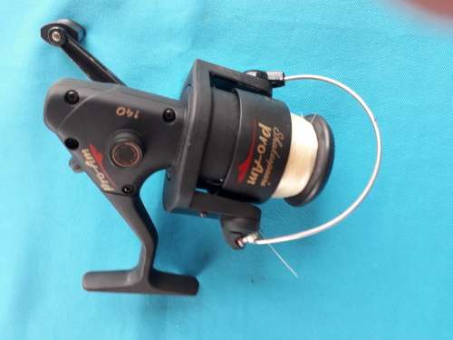 "SHAKESPEARE "    'PRO -AM  140'  FISHING REEL WITH LINE