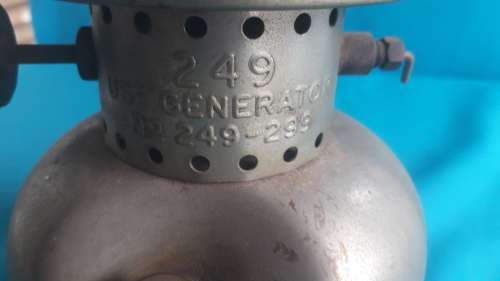 VINTAGE  "COLEMAN"  KEROSENE LAMP