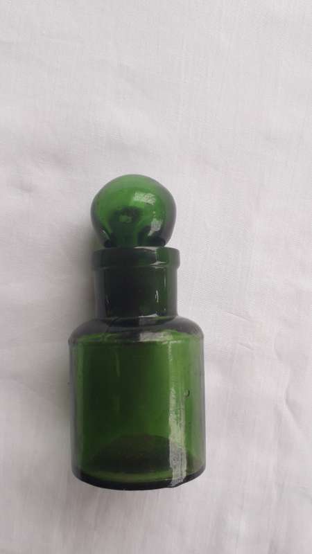 Dr. MACKENZIES  CATARRH CURE   SMELLING BOTTLE