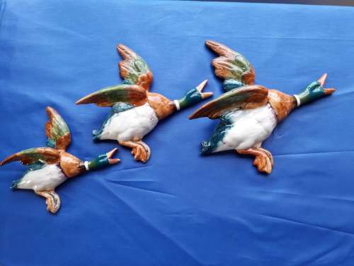 SET OF 3 'BESWICK'  FLYING DUCK